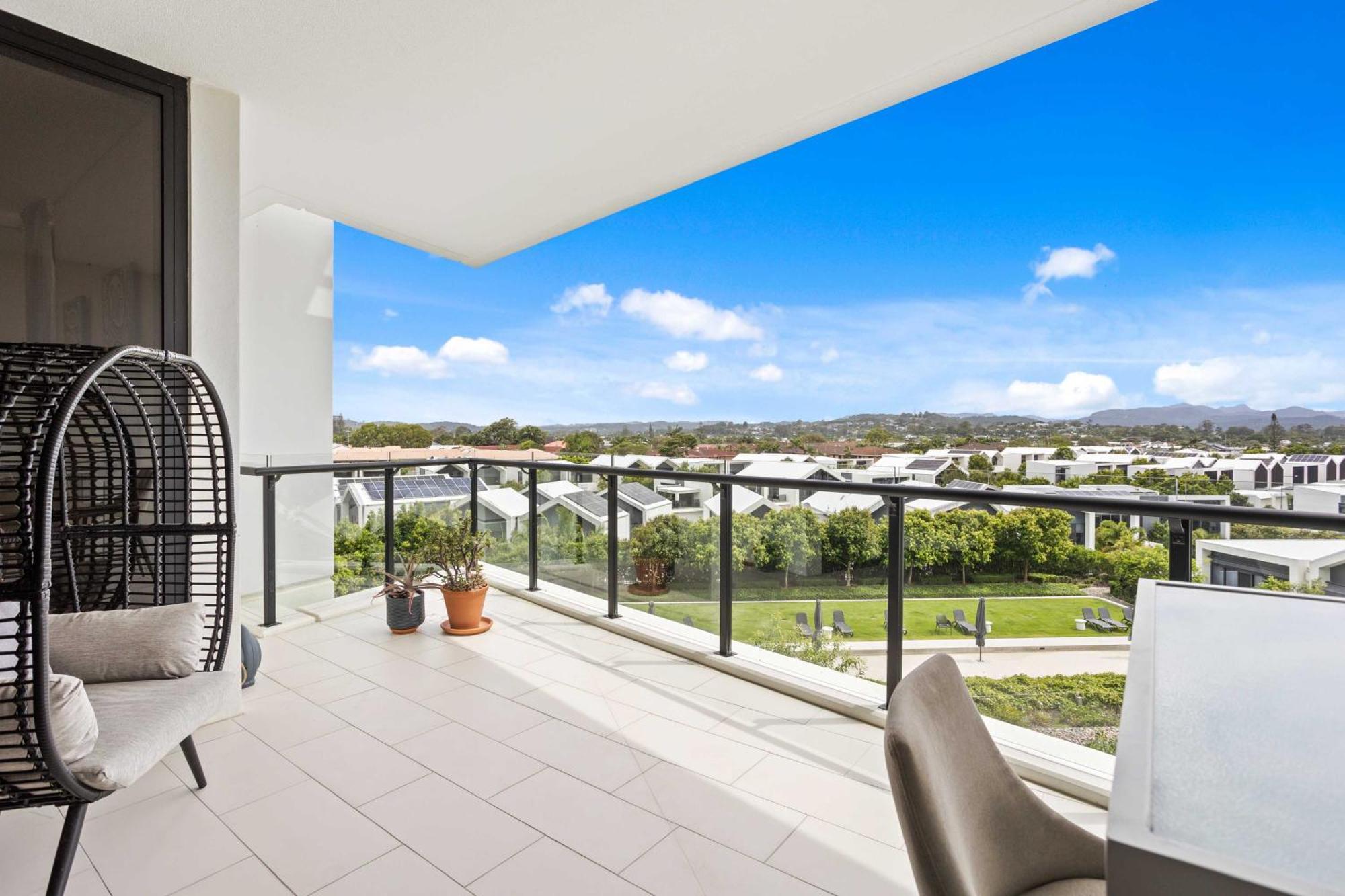 Magnoli - Hosted By Burleigh Letting